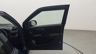 Used 2013 Maruti Suzuki Swift [2011-2017] LXi Petrol Manual interior RIGHT FRONT DOOR OPEN VIEW