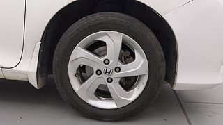 Used 2016 Honda City V Petrol Manual tyres RIGHT FRONT TYRE RIM VIEW