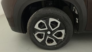 Used 2021 Renault Kiger RXT 1.0 Turbo MT Petrol Manual tyres LEFT FRONT TYRE RIM VIEW