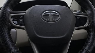 Used 2016 Tata Zest [2014-2019] XT Petrol Petrol Manual top_features Airbags