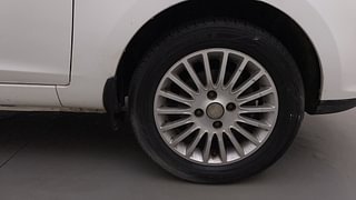 Used 2016 Tata Zest [2014-2019] XT Petrol Petrol Manual tyres RIGHT FRONT TYRE RIM VIEW