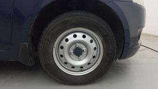 Used 2013 Maruti Suzuki Swift [2011-2017] LXi Petrol Manual tyres RIGHT FRONT TYRE RIM VIEW
