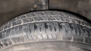 Used 2013 Maruti Suzuki Swift [2011-2017] LXi Petrol Manual tyres RIGHT FRONT TYRE TREAD VIEW