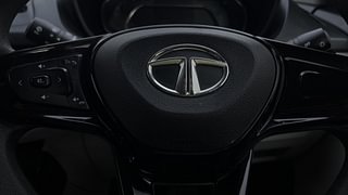 Used 2022 Tata Nexon XZA Plus Diesel Diesel Automatic top_features Airbags