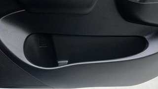 Used 2013 Maruti Suzuki Swift [2011-2017] LXi Petrol Manual top_features Door pockets