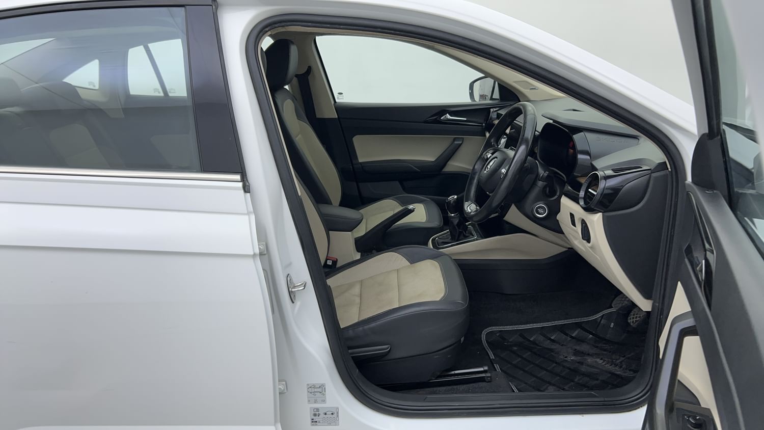 New Skoda Slavia interior RIGHT SIDE FRONT DOOR CABIN VIEW