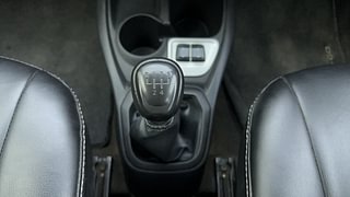Used 2018 Datsun Redi-GO [2015-2019] T(O) 1.0 Petrol Manual interior GEAR  KNOB VIEW