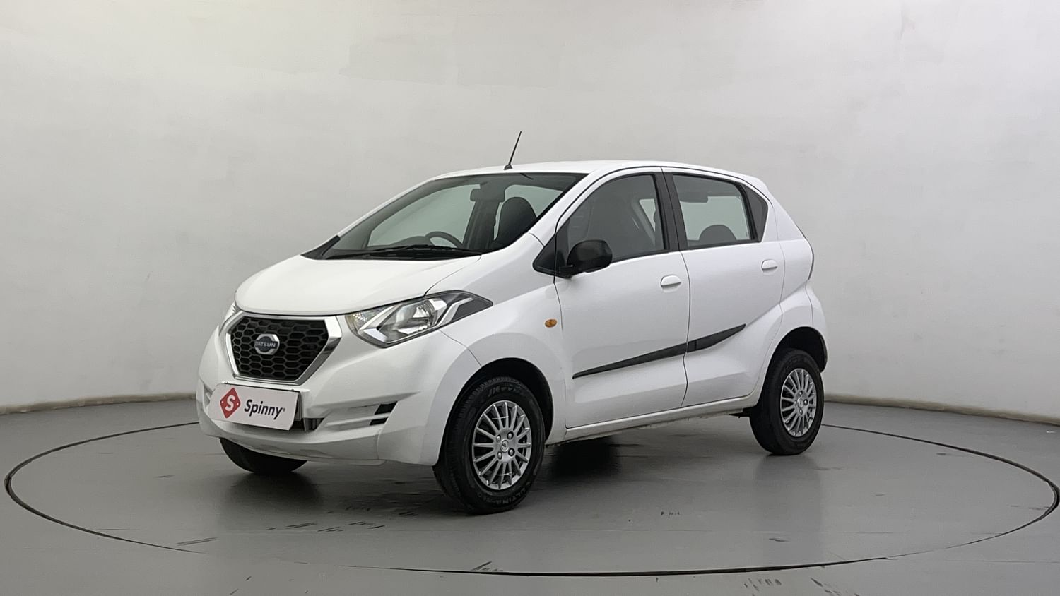 LEFT FRONT CORNER VIEW