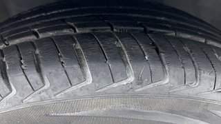 Used 2018 Datsun Redi-GO [2015-2019] T(O) 1.0 Petrol Manual tyres RIGHT FRONT TYRE TREAD VIEW