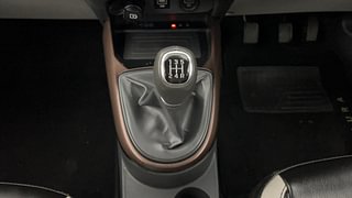Used 2020 Hyundai Aura SX 1.2 (O) Petrol Petrol Manual interior GEAR  KNOB VIEW