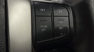 Used 2019 Mahindra XUV500 W9 Diesel Manual top_features Cruise control