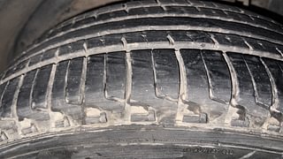 Used 2019 Mahindra XUV500 W9 Diesel Manual tyres LEFT FRONT TYRE TREAD VIEW