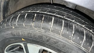 Used 2020 Hyundai Aura SX 1.2 (O) Petrol Petrol Manual tyres RIGHT FRONT TYRE TREAD VIEW
