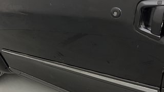 Used 2019 Mahindra XUV500 W9 Diesel Manual dents MINOR DENT