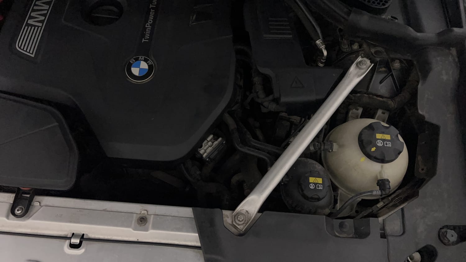 New BMW X3 engine ENGINE LEFT SIDE VIEW