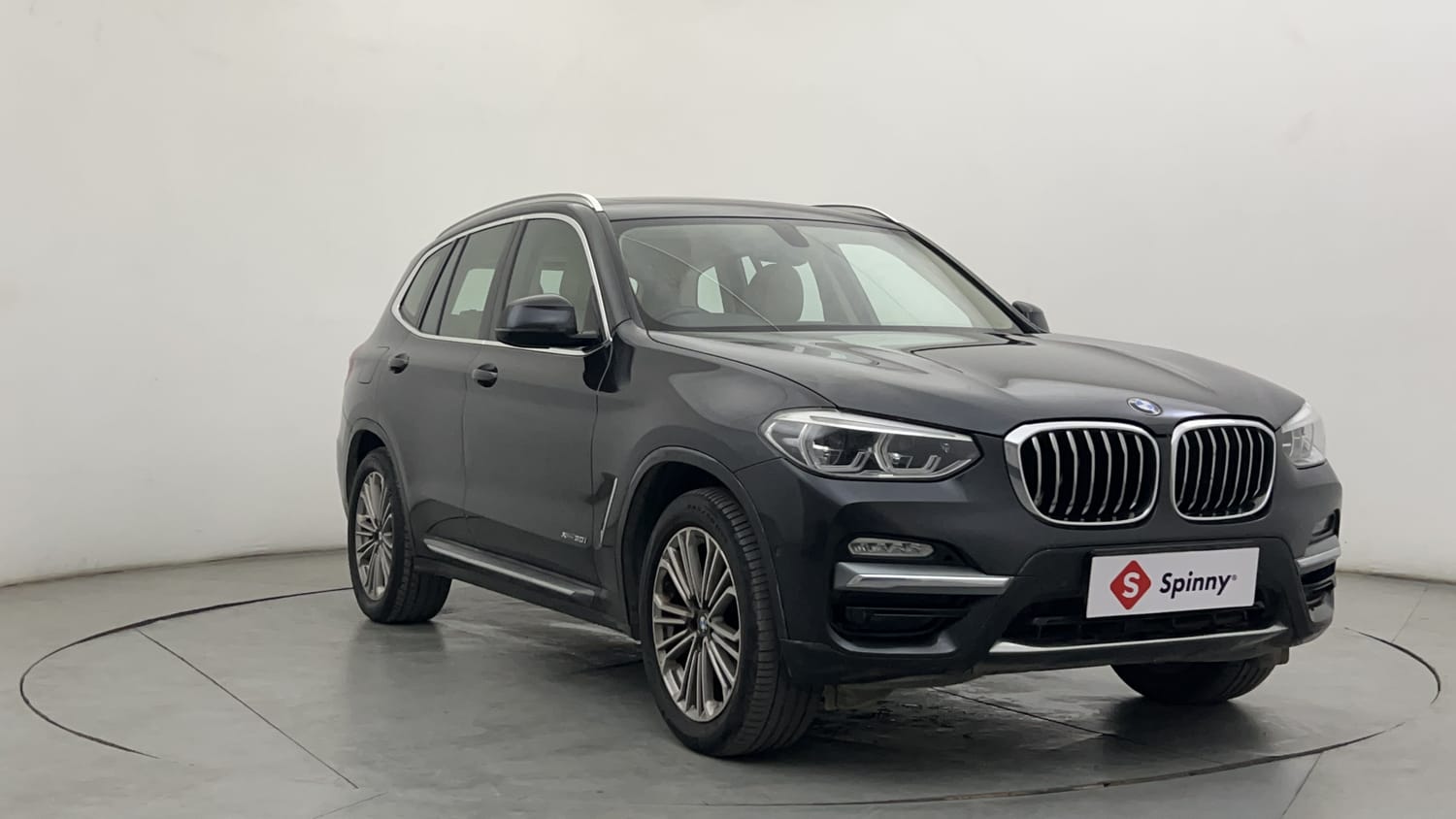 New BMW X3 exterior RIGHT FRONT CORNER VIEW