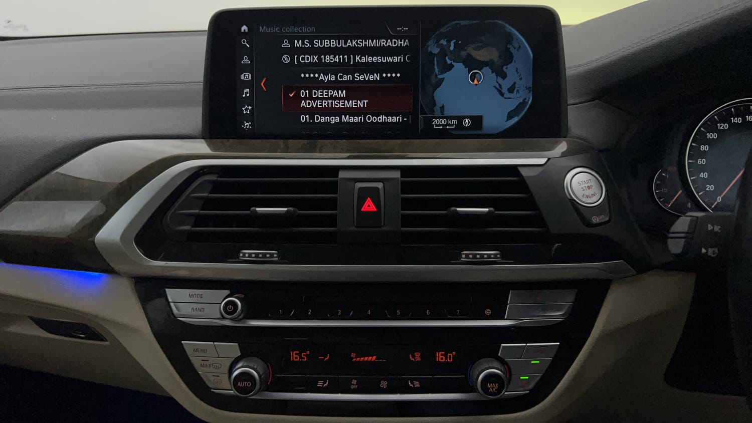 New BMW X3 interior MUSIC SYSTEM & AC CONTROL VIEW