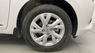 Used 2024 Maruti Suzuki Swift ZXi Petrol Manual tyres RIGHT FRONT TYRE RIM VIEW