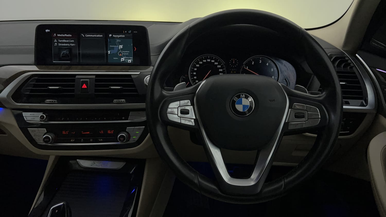 New BMW X3 interior STEERING VIEW