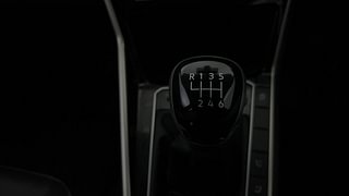 Used 2022 Volkswagen Virtus Topline 1.0 TSI MT Petrol Manual interior GEAR  KNOB VIEW