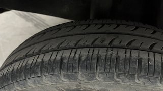 Used 2016 Renault Kwid [2017-2019] RXT 1.0 SCE Special Petrol Manual tyres RIGHT REAR TYRE TREAD VIEW