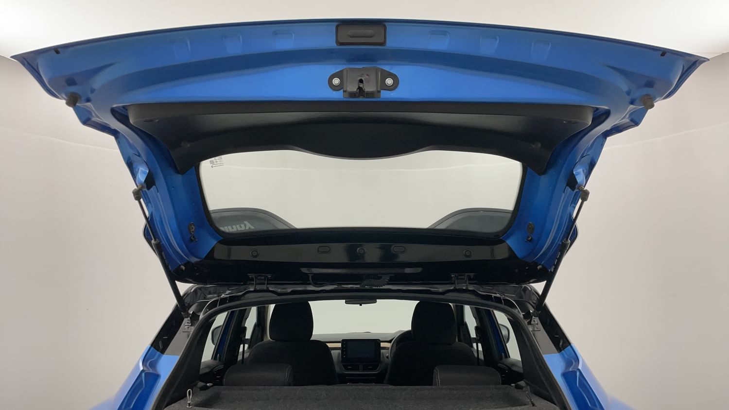 New Renault Kiger interior DICKY DOOR OPEN VIEW