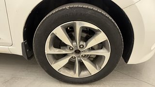 Used 2015 Hyundai Elite i20 Asta 1.2 Petrol Manual tyres RIGHT FRONT TYRE RIM VIEW