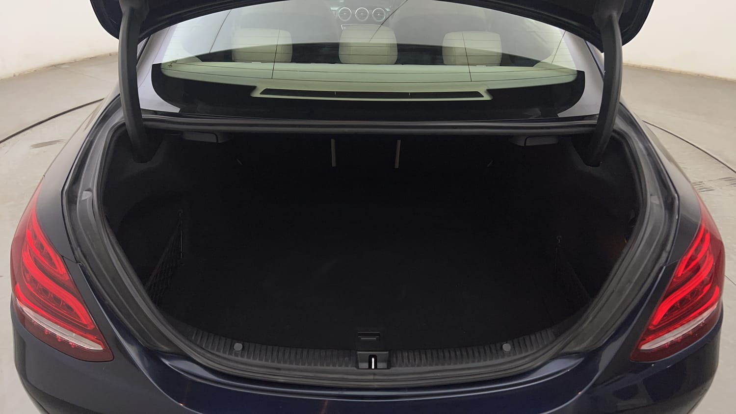 New Mercedes-Benz C-Class interior DICKY INSIDE VIEW