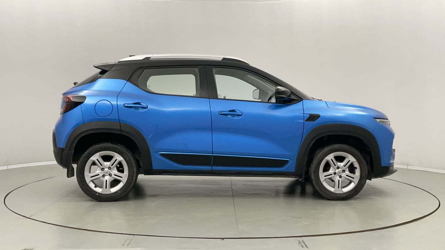 New Renault Kiger exterior RIGHT SIDE VIEW