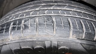 Used 2017 Honda City ZX CVT Petrol Automatic tyres RIGHT FRONT TYRE TREAD VIEW