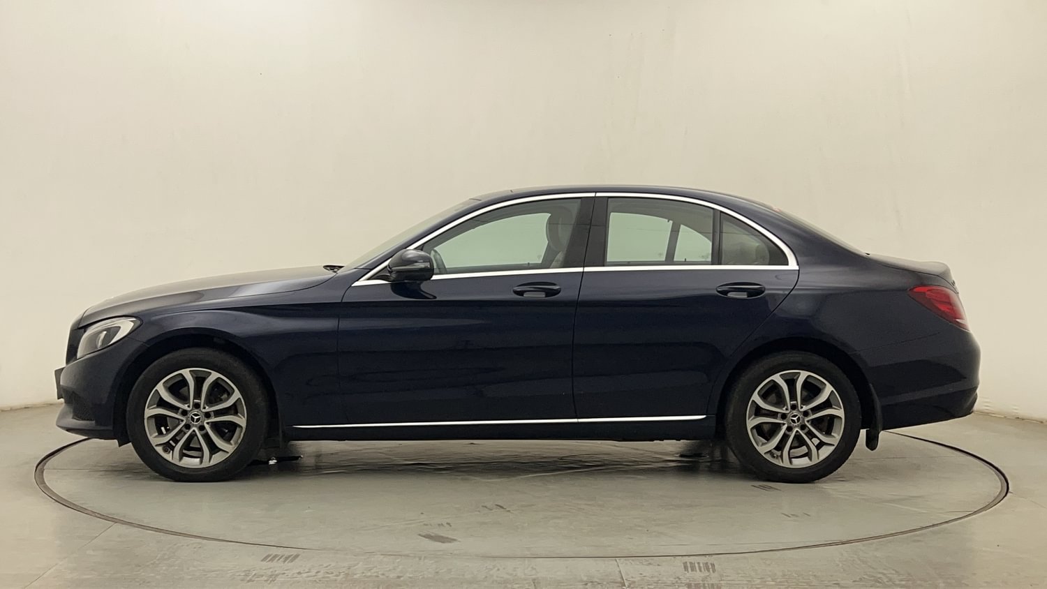 New Mercedes-Benz C-Class exterior LEFT SIDE VIEW