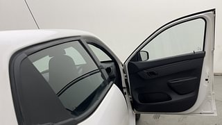 Used 2016 Renault Kwid [2017-2019] RXT 1.0 SCE Special Petrol Manual interior RIGHT FRONT DOOR OPEN VIEW