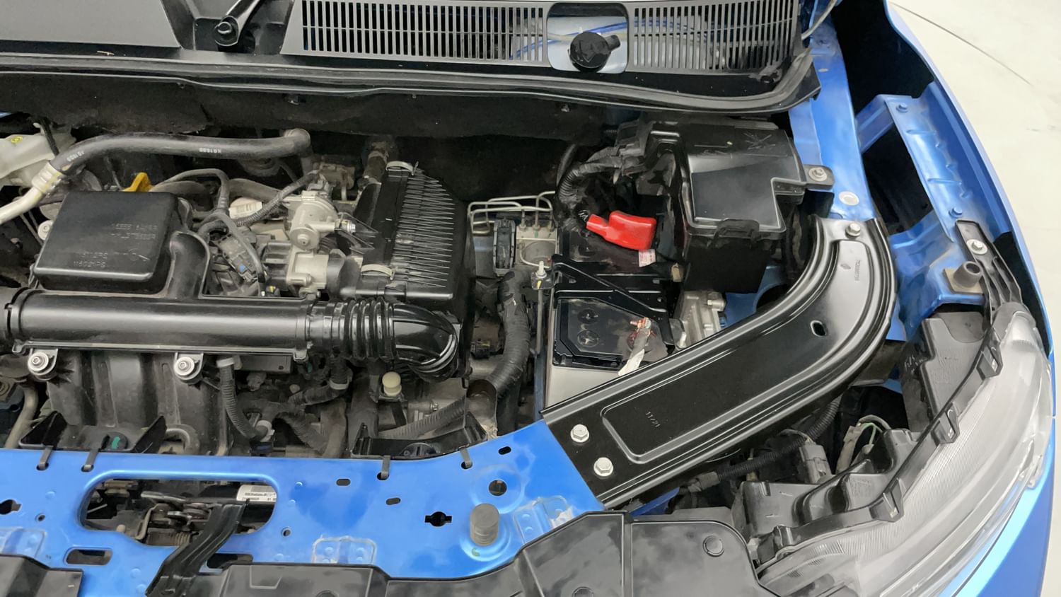 New Renault Kiger engine ENGINE LEFT SIDE VIEW