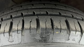 Used 2014 Hyundai Elite i20 Sportz 1.2 Petrol Manual tyres LEFT FRONT TYRE TREAD VIEW