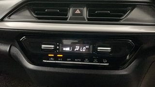 Used 2024 Maruti Suzuki Swift ZXi Petrol Manual top_features Air conditioner