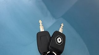 Used 2022 Renault Kwid Climber 1.0l SCE Petrol MT Petrol Manual extra CAR KEY VIEW