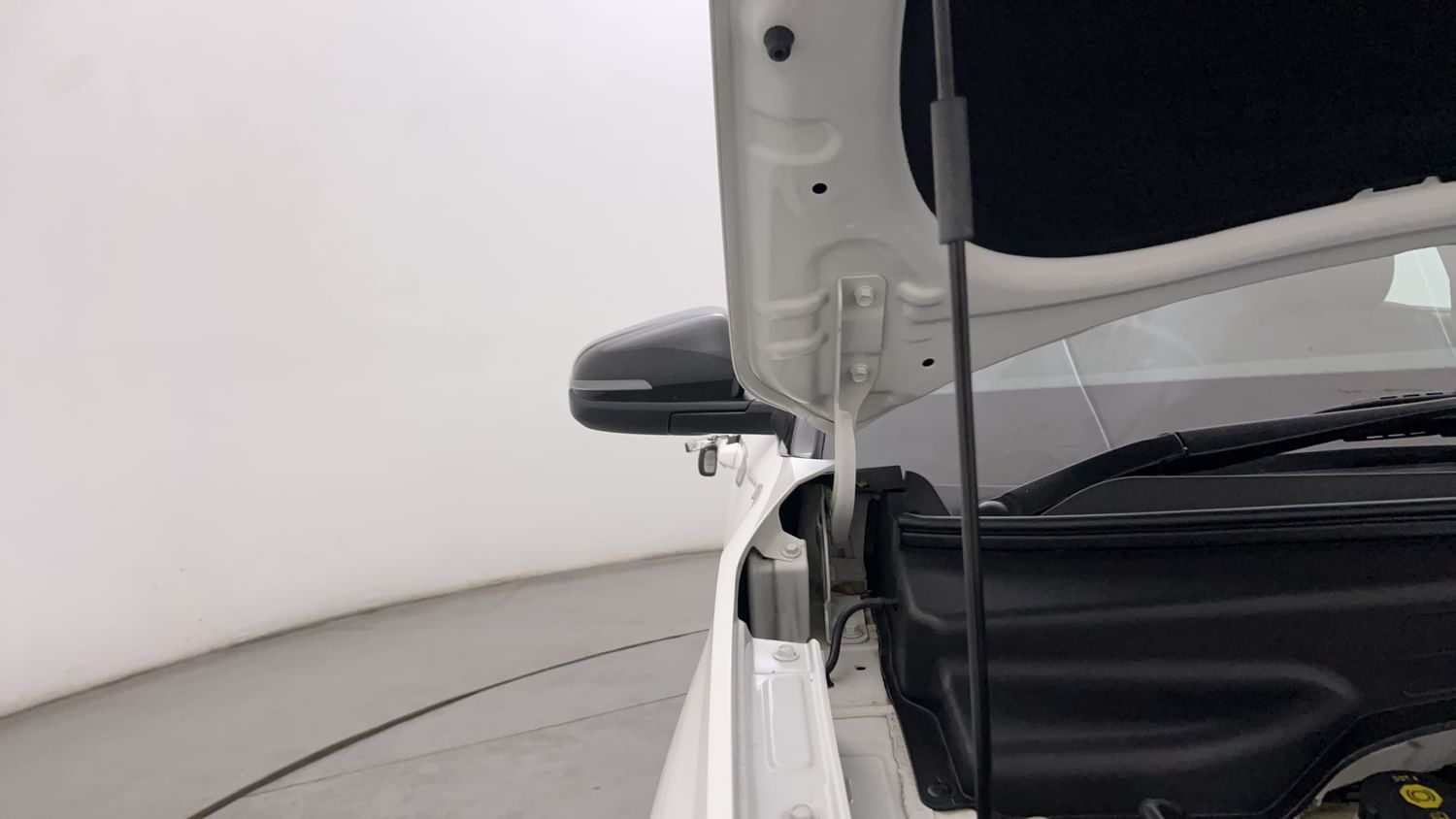 New Hyundai Creta N-Line engine ENGINE RIGHT SIDE HINGE & APRON VIEW