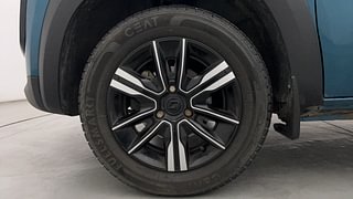 Used 2022 Renault Kwid Climber 1.0l SCE Petrol MT Petrol Manual tyres LEFT FRONT TYRE RIM VIEW