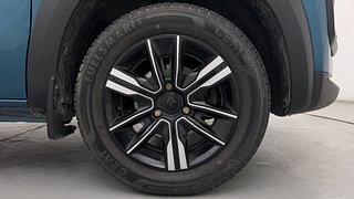Used 2022 Renault Kwid Climber 1.0l SCE Petrol MT Petrol Manual tyres RIGHT FRONT TYRE RIM VIEW