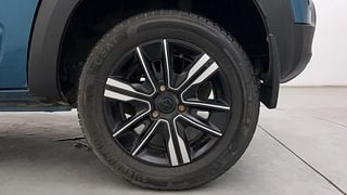 Used 2022 Renault Kwid Climber 1.0l SCE Petrol MT Petrol Manual tyres LEFT REAR TYRE RIM VIEW