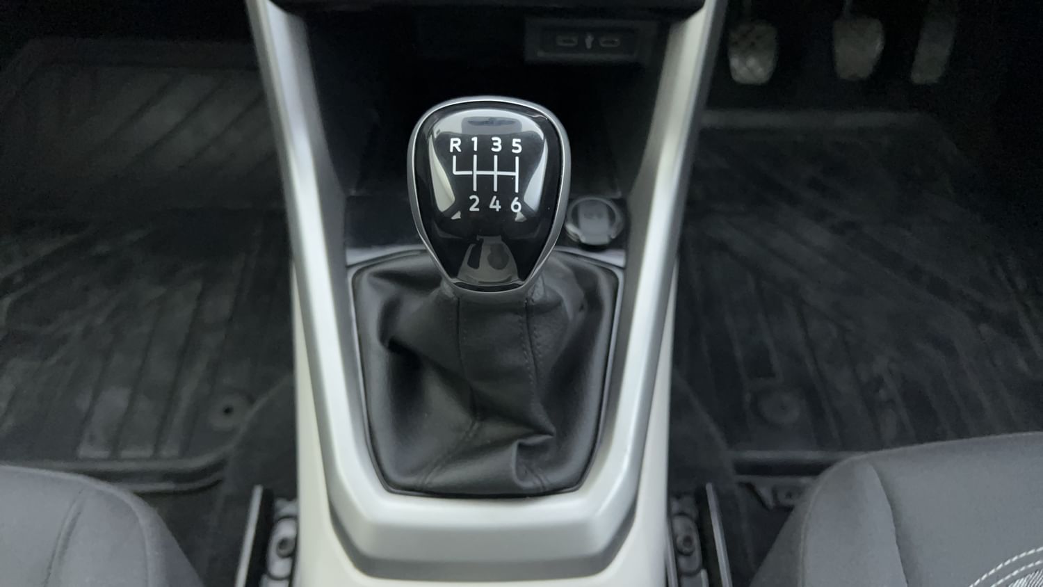 New Volkswagen Taigun interior GEAR  KNOB VIEW