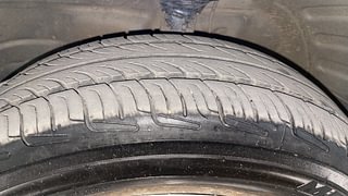 Used 2013 Maruti Suzuki Wagon R 1.0 [2010-2019] VXi Petrol Manual tyres LEFT FRONT TYRE TREAD VIEW