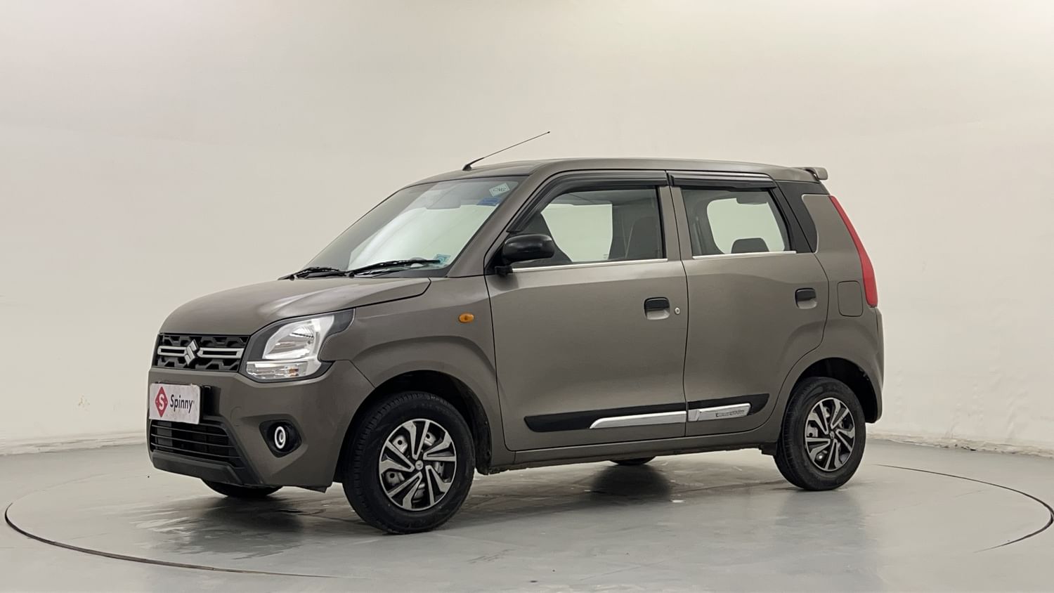 LEFT FRONT CORNER VIEW