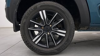 Used 2022 Renault Kwid Climber 1.0l SCE Petrol MT Petrol Manual tyres RIGHT REAR TYRE RIM VIEW