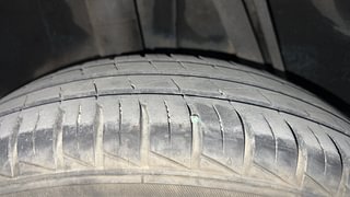 Used 2022 Renault Kwid Climber 1.0l SCE Petrol MT Petrol Manual tyres RIGHT REAR TYRE TREAD VIEW