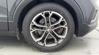 Used 2021 Skoda Kushaq Style 1.5L TSI MT Petrol Manual tyres RIGHT FRONT TYRE RIM VIEW