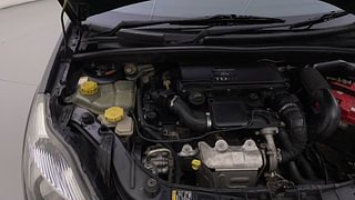 Used 2011 Ford Figo Duratorq Diesel EXI 1.4 Diesel Manual engine ENGINE RIGHT SIDE HINGE & APRON VIEW