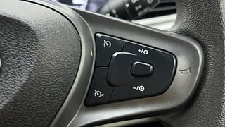 Used 2023 Tata Altroz XT 1.2 Petrol Manual top_features Cruise control