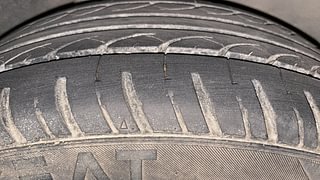 Used 2011 Ford Figo Duratorq Diesel EXI 1.4 Diesel Manual tyres RIGHT REAR TYRE TREAD VIEW