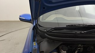 Used 2018 Hyundai Elite i20 Sportz 1.2 Petrol Manual engine ENGINE RIGHT SIDE HINGE & APRON VIEW